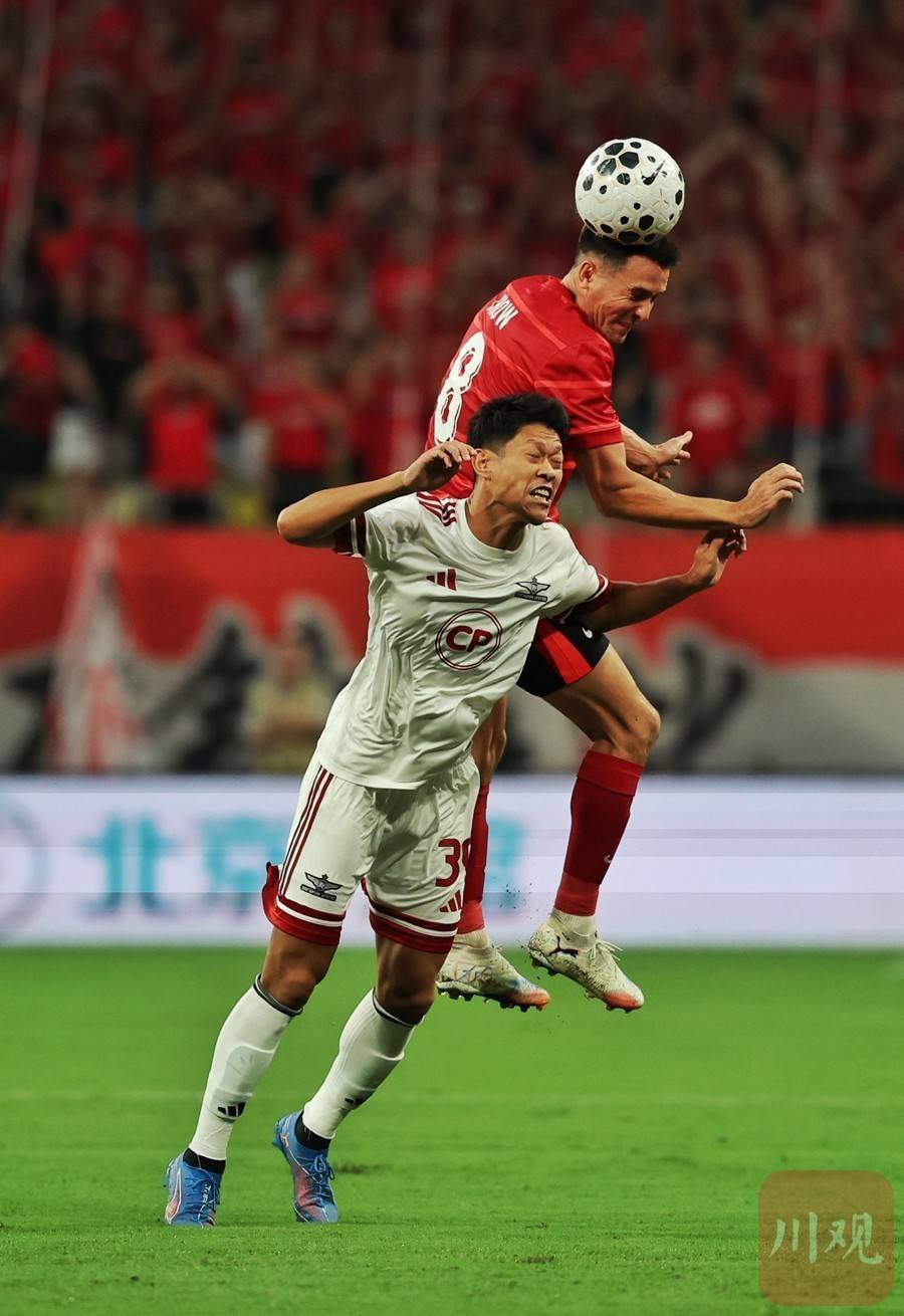 里程碑夜成都蓉城单刀错失；意大利杯清晨刷纪录；震撼外界；资深球员宣示担当的简单介绍