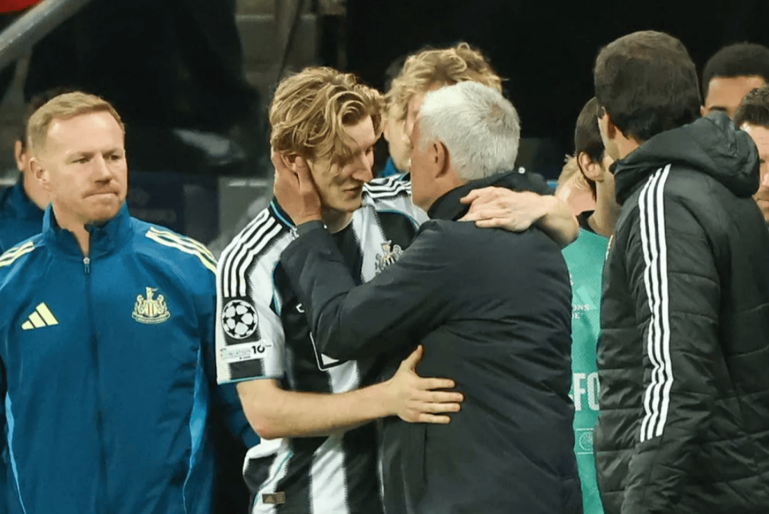 包含冲刺阶段突围战来临;纽卡斯尔围绕欧冠外线爆发;质疑声仍在;球队文化再被提及的词条 包含冲刺阶段突围战来临;纽卡斯尔围绕欧冠外线爆发;质疑声仍在;球队文化再被提及的词条