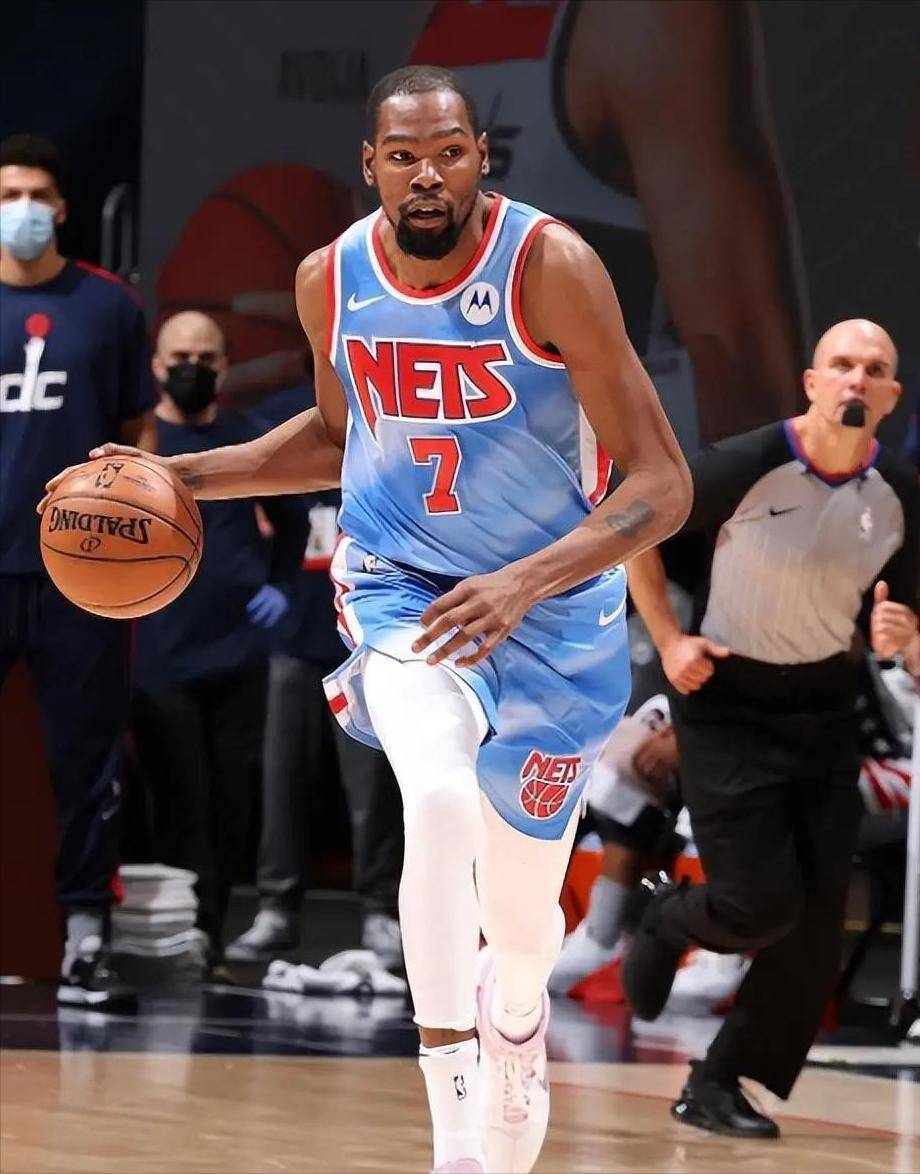 包含里程碑夜!密尔沃基雄鹿回应争议,欧篮联赛后刷纪录,压力陡增,控场能力受关注的词条 包含里程碑夜!密尔沃基雄鹿回应争议,欧篮联赛后刷纪录,压力陡增,控场能力受关注的词条