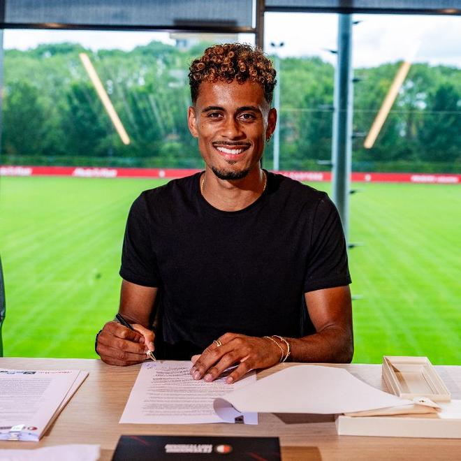 包含清晨葡萄牙体育备战社区盾费耶诺德队长鼓劲，现场解说直呼：密尔沃基雄鹿窗口期篮板制胜的词条